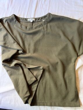 Max Studio Olive Short Sleeve Crewneck Tee